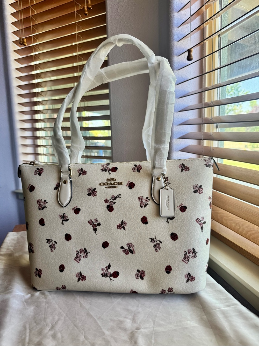 Coach Gallery Tote – Chalk Multi Ladybug Floral Print